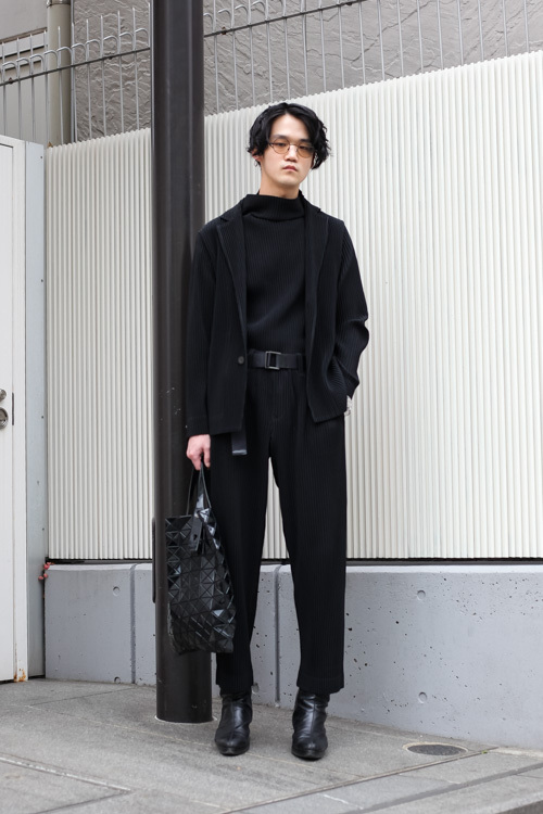 ツユサキ  カケルさん - オム プリッセ イッセイ ミヤケ(HOMME PLISSÉ ISSEY MIYAKE)、バナル シック ビザール(banal chic bizarre)｜原宿ストリートスナップ1