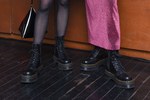 アミアヤさん - ステューシーウィメン(STÜSSY WOMEN)、ドクターマーチン(Dr. Martens)｜原宿ストリートスナップ4