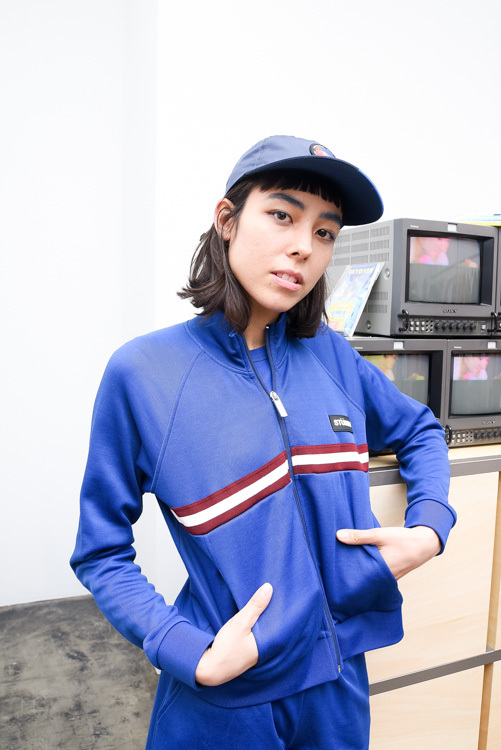 マイカ ルブテさん - ステューシーウィメン(STÜSSY WOMEN)、ナイキ(NIKE)｜原宿ストリートスナップ - 写真2