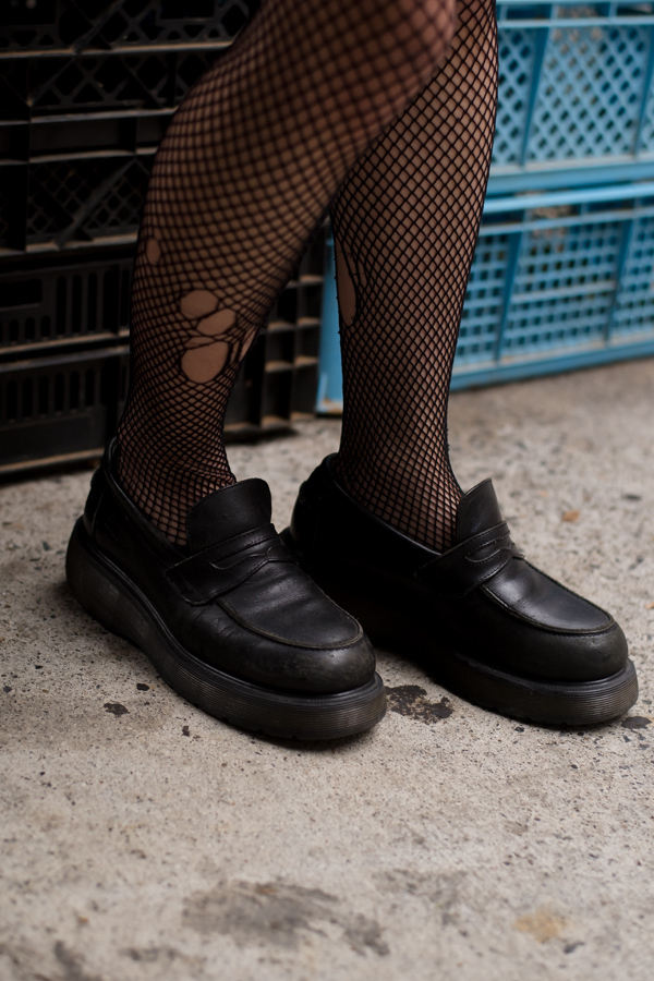 宮古 瑠奈さん - 古着(ユーズド)(USED)、ドクターマーチン(Dr. Martens)｜原宿ストリートスナップ - 写真5