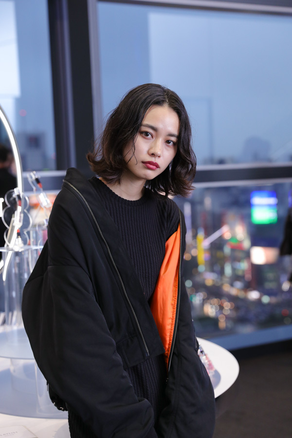 西本 有希さん - ジーヴィージーヴィー(G.V.G.V.)、ザラ(ZARA)｜渋谷ストリートスナップ - 写真2