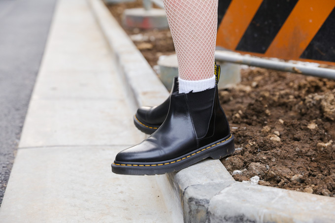 丹生 汐美さん - 古着(ユーズド)(USED)、ドクターマーチン(Dr. Martens)｜原宿ストリートスナップ - 写真4