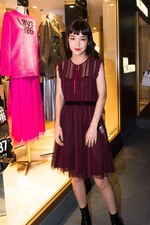 長澤 メイさん - レッド ヴァレンティノ(REDValentino)、ベルシュカ(Bershka)｜青山・表参道ストリートスナップ1