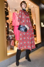 橋爪 愛さん - ヴァレンティノ(VALENTINO)、レッド ヴァレンティノ(REDValentino)｜青山・表参道ストリートスナップ3