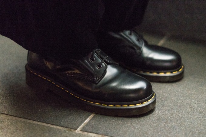 タニさん - コム デ ギャルソン(COMME des GARÇONS)、ドクターマーチン(Dr. Martens)｜原宿ストリートスナップ - 写真4