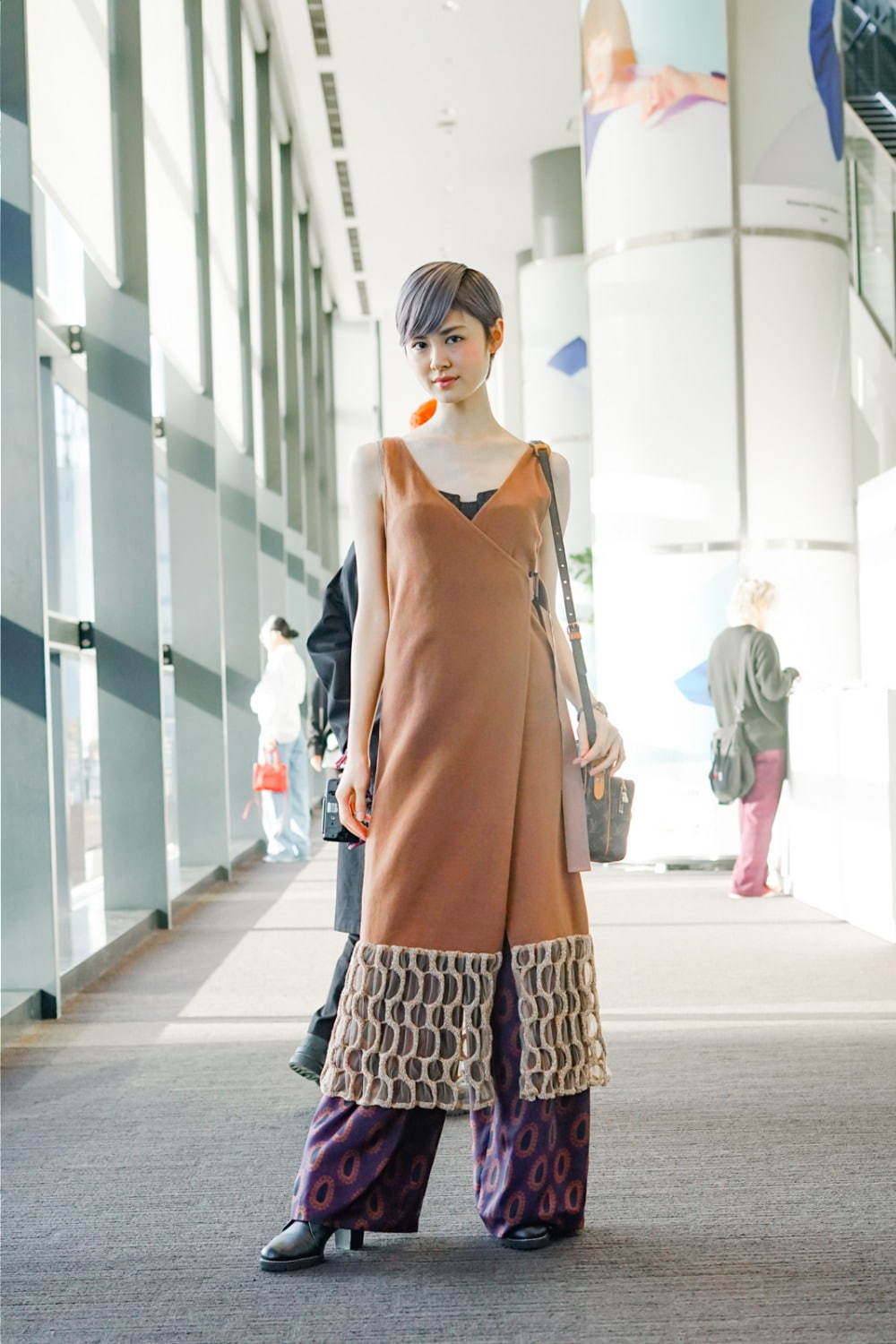 中島 彩香さん - ミュラー オブ ヨシオクボ(muller of yoshiokubo)、エスペランサ(ESPERANZA)｜渋谷ストリートスナップ - 写真2