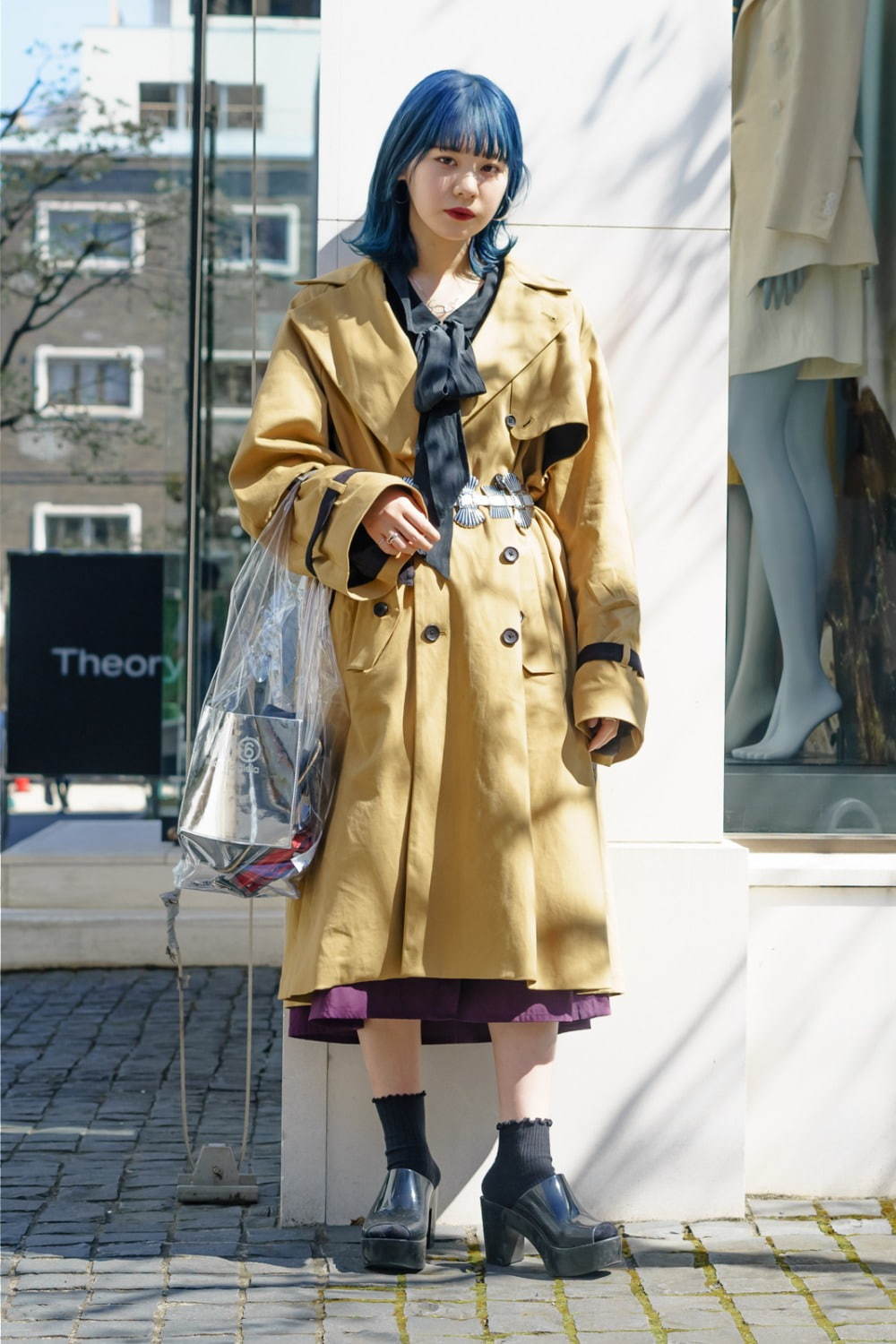 弓祇乃さん - サンローラン(Saint Laurent)、メリッサ(melissa)｜渋谷ストリートスナップ - 写真1