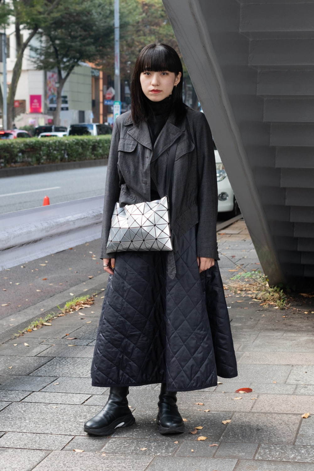 塚脇 奈菜さん - トリコ ・コム デ ギャルソン(trict COMME des GARÇONS)、イッセイ ミヤケ(ISSEY MIYAKE)｜渋谷ストリートスナップ1