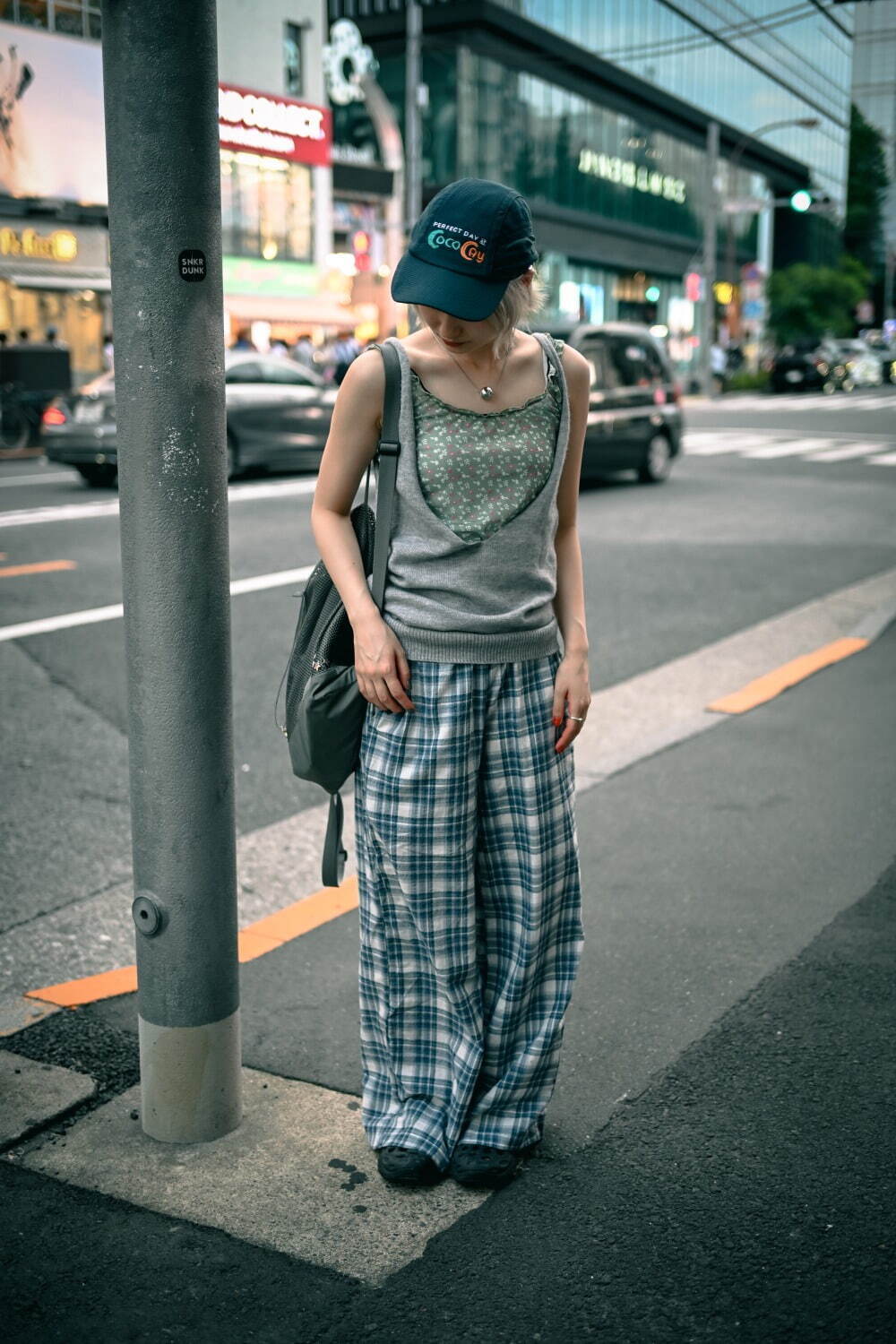 山崎 愛さん - ポーター(PORTER)、メレル(MERRELL)｜原宿ストリートスナップ - 写真8