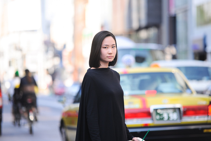 森山 加奈さん - エンフォルド(ENFÖLD)、マメ クロゴウチ(Mame Kurogouchi)｜原宿ストリートスナップ - 写真5